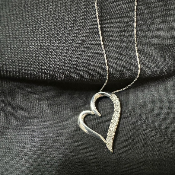 Sterling silver heart pendant with cubic zirconia. - Picture 3 of 3